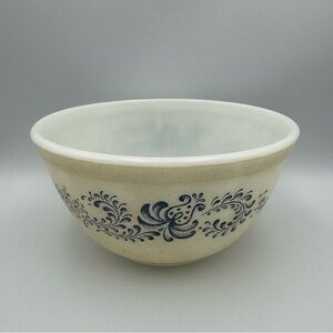 Pyrex #402 Corning 1.5 Qt Mixing Bowl Homestead Blue Onion Pattern VTG 1976-1980